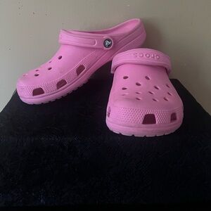 size 10 in women’s but if you know crocs sizing they run big.. 8 in men’s